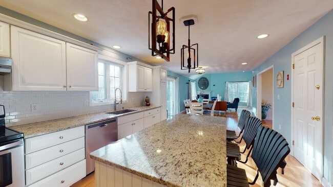 Photo - 89 Nashua Rd