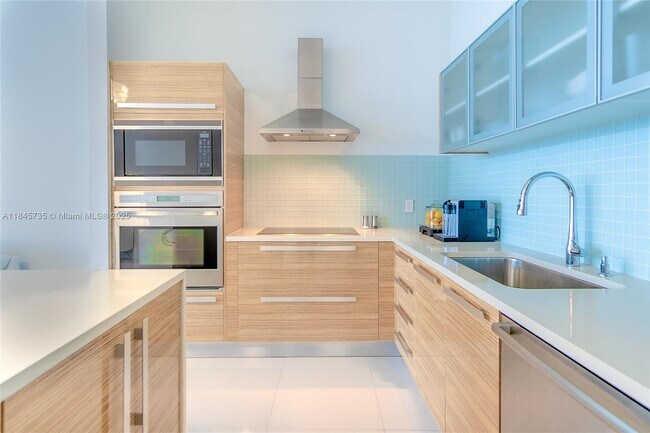 Photo - 2020 N Bayshore Dr Unit 2404