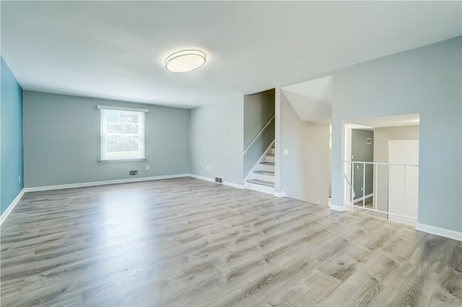 Photo - 161 Railroad Mills Rd