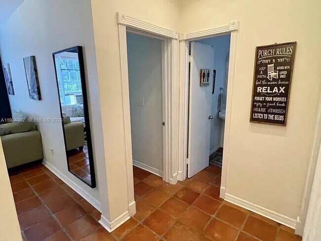 Photo - 842 Meridian Ave Unidad 2A