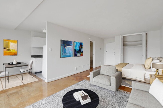 Building Photo - Monticello at Southern Towers