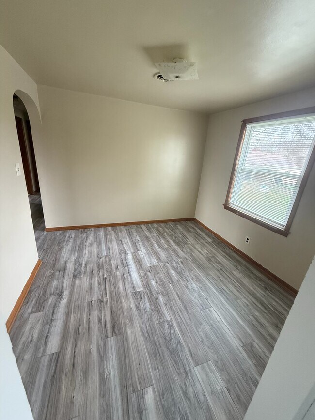 Dining Room - 7211 Pennsylvania Ave Unit Apartment in Poland Ohio