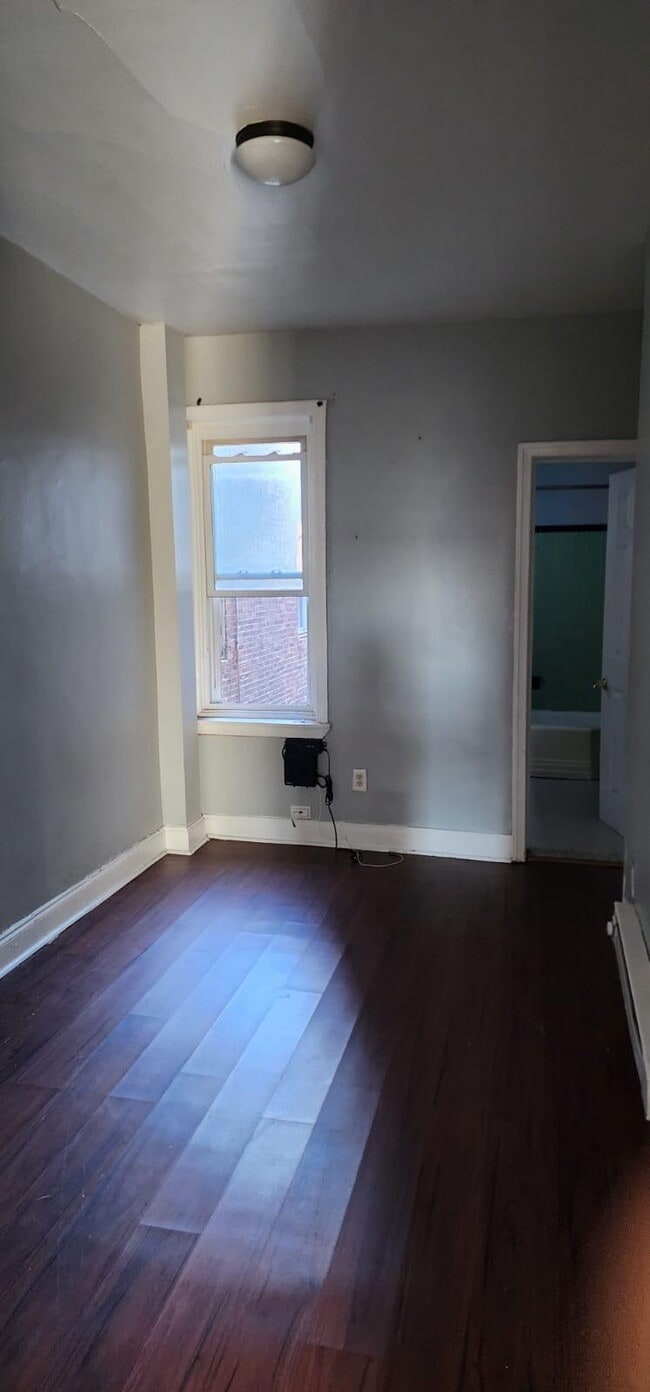 Photo - 5247 Spruce St