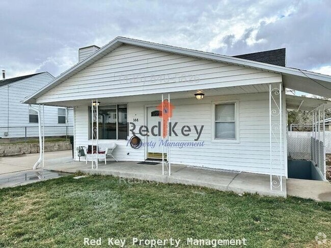 Building Photo - 3rd St Duplex Rental