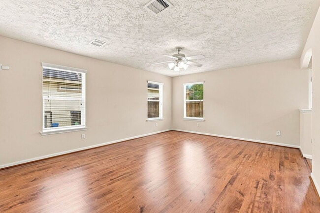 Photo - 12563 Chiswick Rd