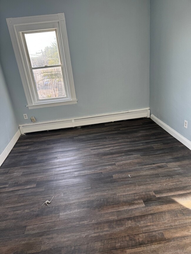 821 Potters Ave Unit 3 floor