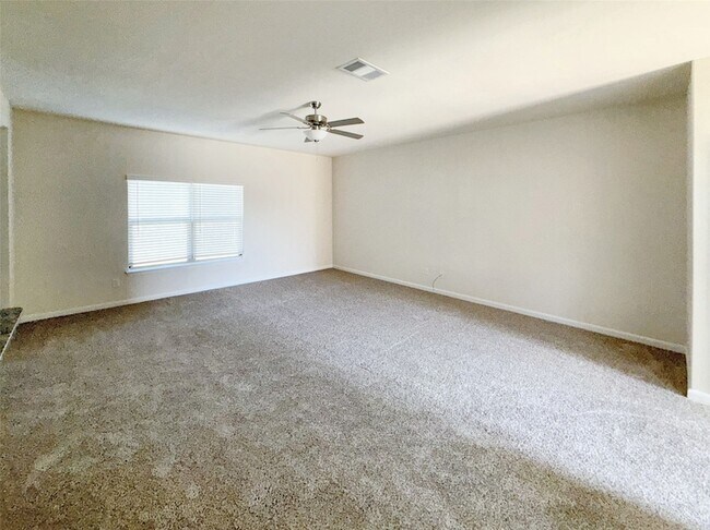 Photo - 913 Serena Dr