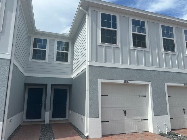 Building Photo - Brande New Townhome in South Daytona