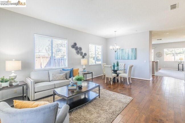 Photo - 1055 Meadow Brook Dr