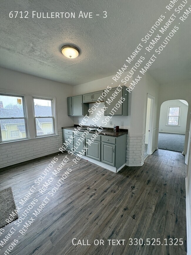 6712 Fullerton Ave Unit 3