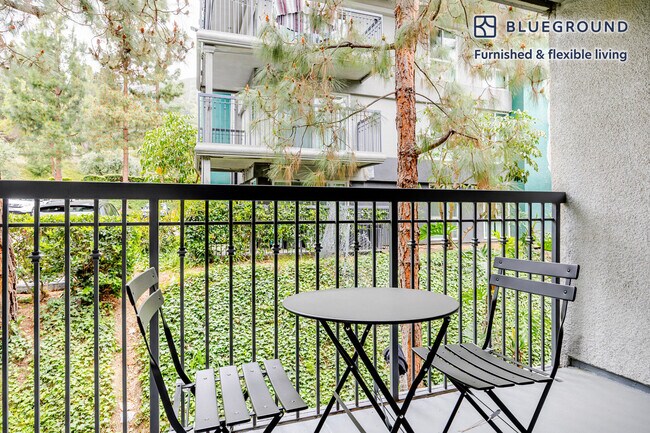 Photo - 3600 Barham Blvd Unidad FL2-ID1323