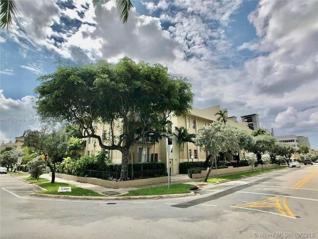 Building Photo - 110 Salamanca Ave Unit PH
