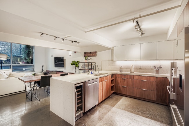 Photo - 3104 Western Ave Unidad 108