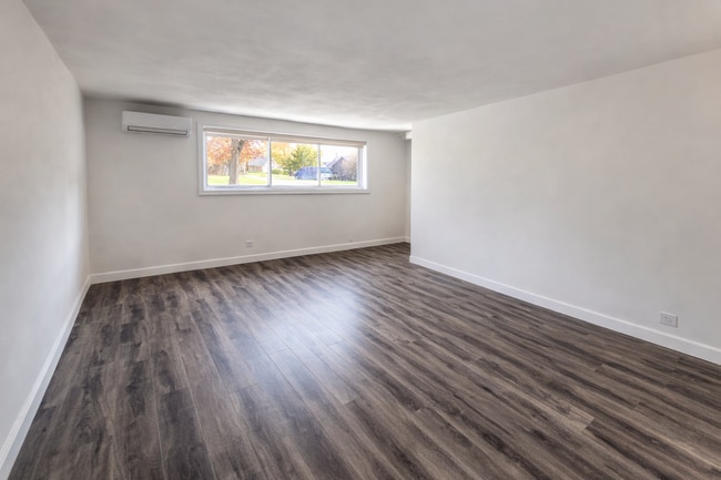 Photo - 24 Wellington St