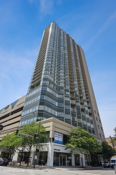 Building Photo - 111 W Maple St Unit 3011 Rental