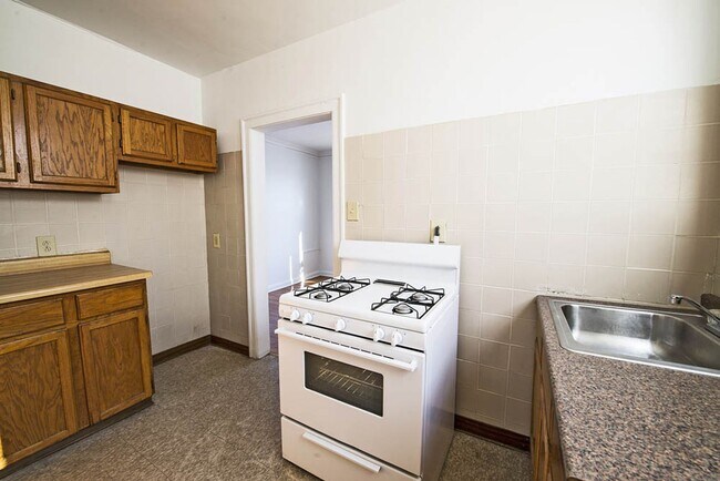 1815 W 77th