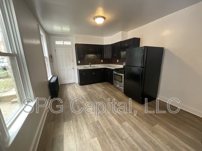 Photo - 19 S Lee St