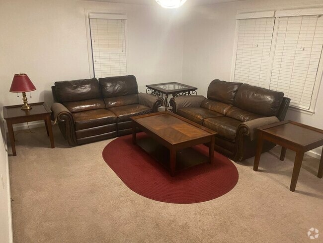 Building Photo - 1633 Otlahurst Dr Unit 1633 Otlahurst apt 1