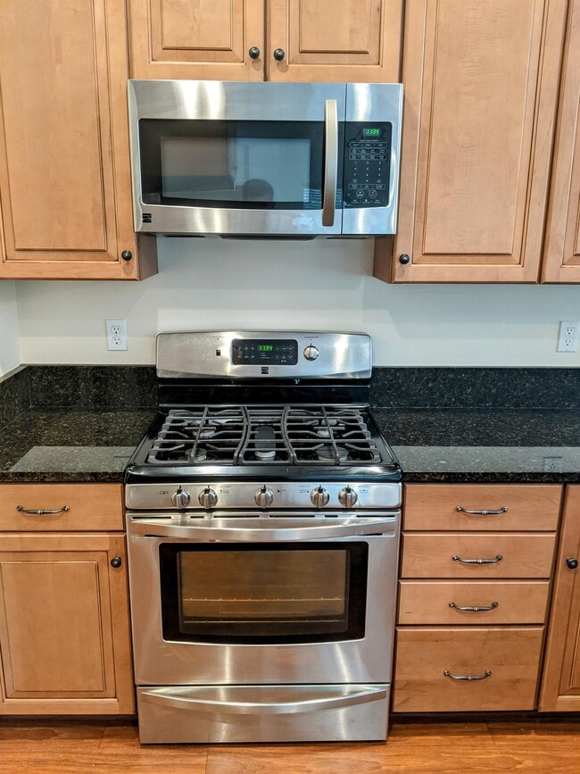 Photo - 405 E Main St