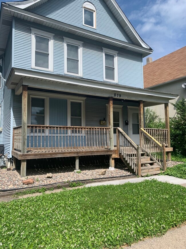 Photo - 879 Galtier St