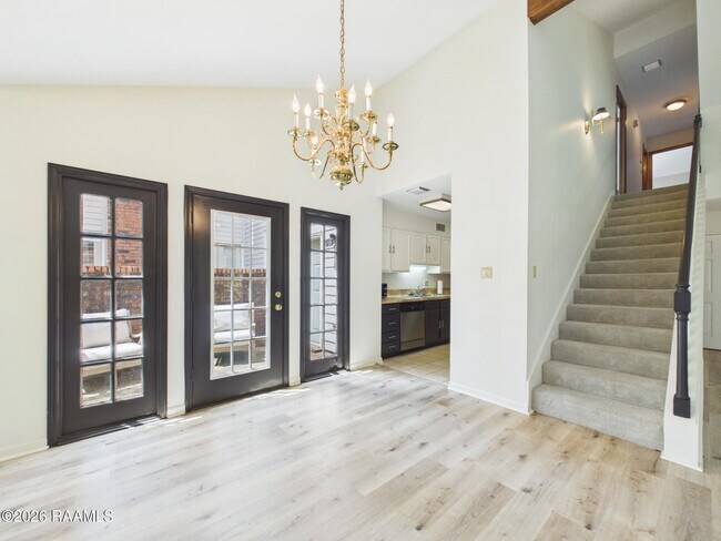 604 Briargate Cir