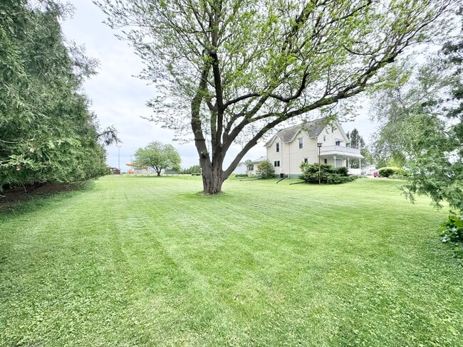 Photo - 1016 Pleasant St