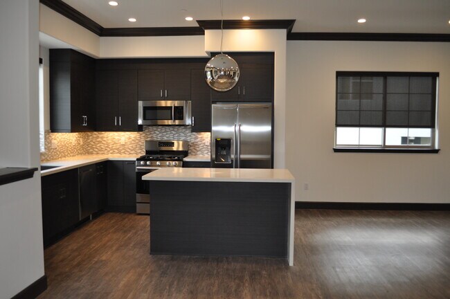 Photo - 4335 Bloomfield Ln