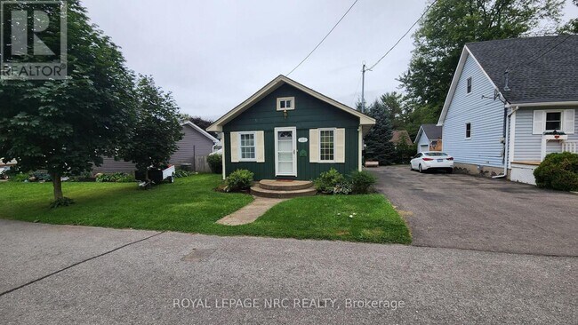 Photo - 215 Devon Pl