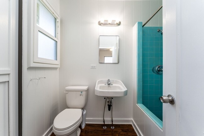 Photo - 1 BED 1 BATH with 1 parking, MCCully area