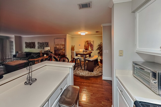 Photo - 3104 Pine Heights Dr NE