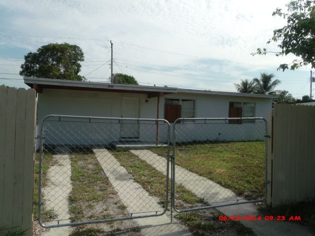 Photo - 1033 NW 10th Pl