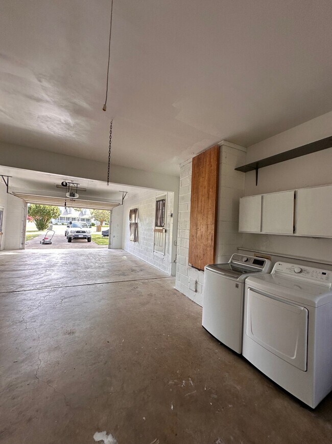 Photo - 114 Sebastian Ave