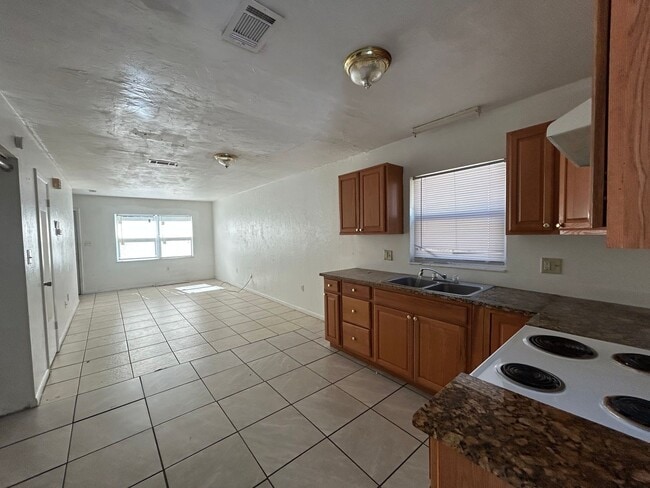 Photo - Prime SW Gainesville Townhouse: 2 Bed / 1....