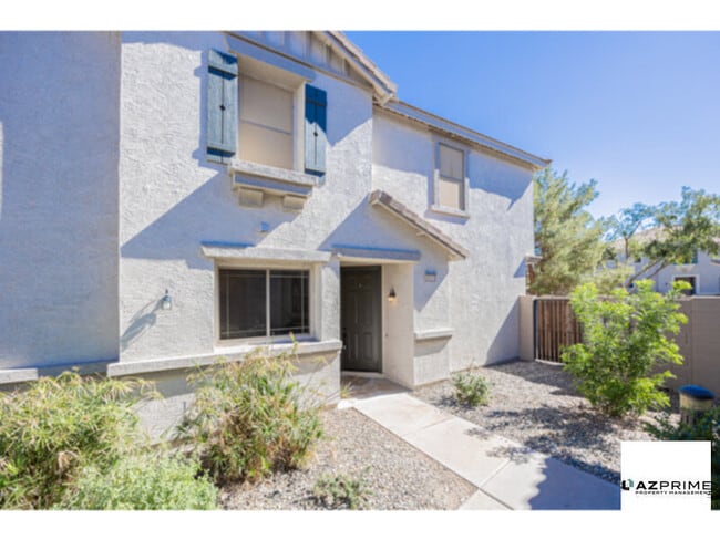 Photo - Welcome to this Stylish and Updated 3/2.5 ...