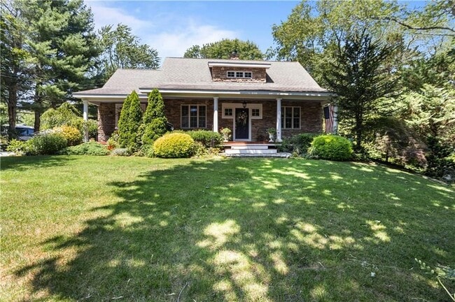 Photo - 93 Kickemuit Ave