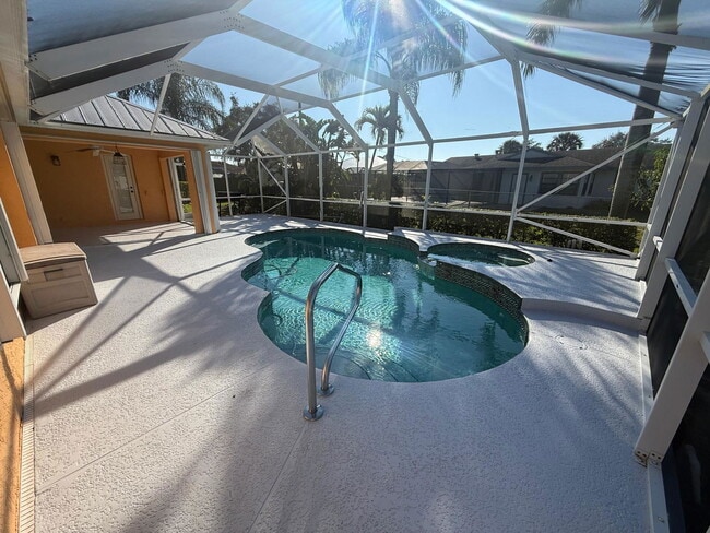 Building Photo - 1829 SW Hickock Terrace