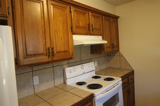 Photo - 112 NE 12th St