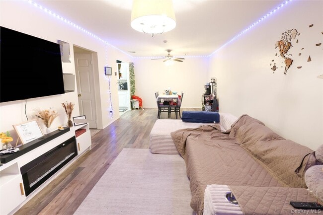 Photo - 3 Saratoga Ct Unit B