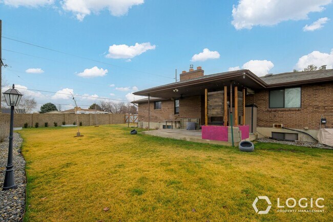 Photo - 2718 Ferron Dr