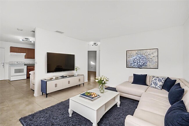 Building Photo - 2907 NW 103rd St Unit 1