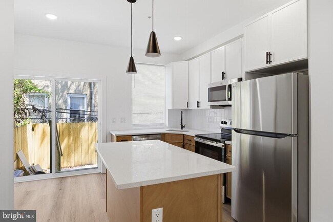 Photo - 617 W Cumberland St Unit 1