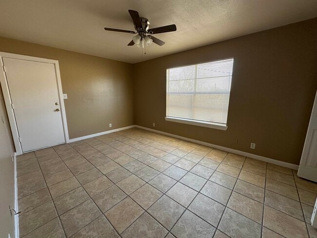 Photo - 103 Shannon Cir