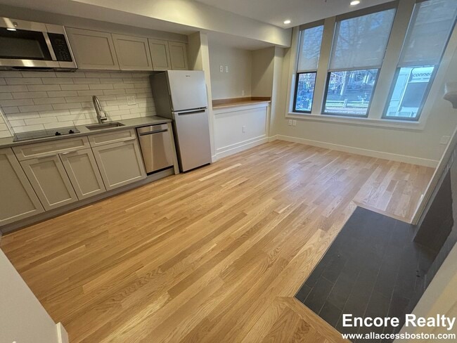 Photo - 54 JFK St Unit 3