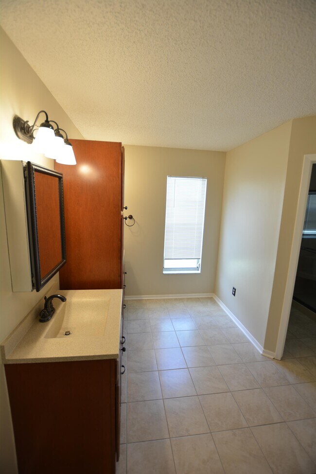 Photo - 6314 Eaglebrook Ave