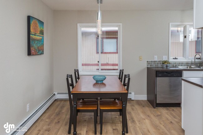 Photo - 8114 Boundary