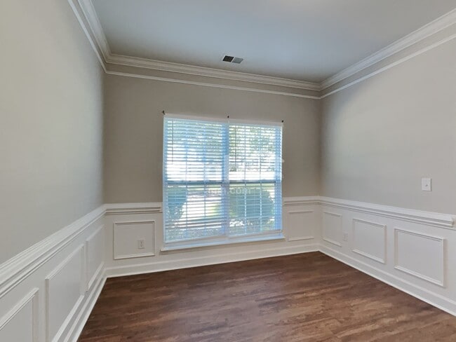 111 Hawleyville Ln