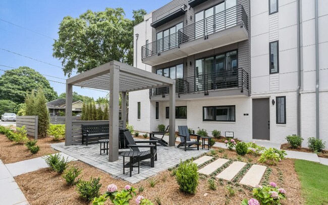 Photo - 438 Plateau Pl NW Casa Adosada