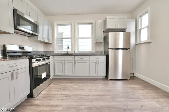 Photo - 282 Woodside Ave Unit 1