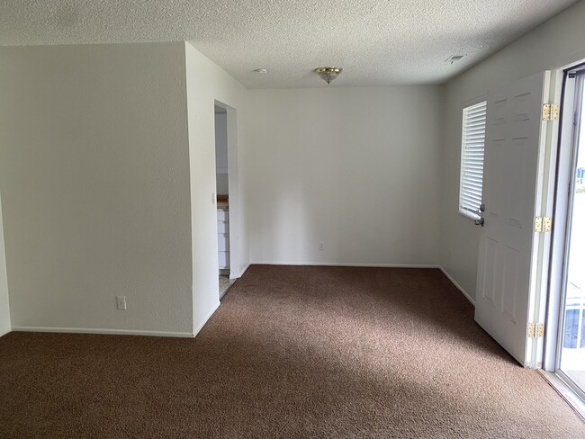 Photo - 309 N 1st St