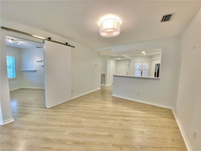 Photo - 1096 Woodshire Ln
